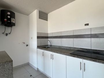 Depa con áreas comunes a espaldas de Open Plaza