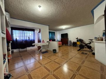 Venta de Casa en Col. Aurora, Céntrica
