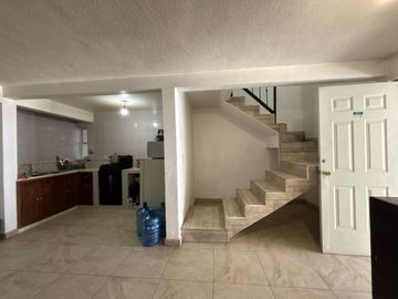 Venta de Casa en Col. Aurora, Céntrica