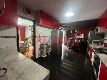 Vendo Linda Casa En Surco A Un Paso De Hermoso Parque