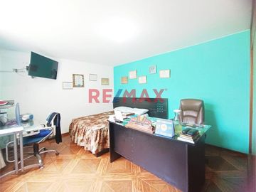 Vendo Linda Casa En Surco A Un Paso De Hermoso Parque