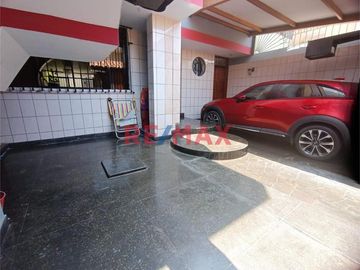Vendo Linda Casa En Surco A Un Paso De Hermoso Parque
