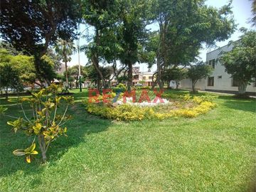 Vendo Linda Casa En Surco A Un Paso De Hermoso Parque