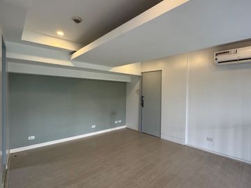2 Bedroom Loft with Den Bellagio Towers For Sale Condo Bgc Taguig
