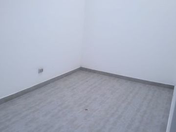 VENDO LINDO DPTO DE ESTRENO EN PRIMER PISO CON DOS PATIOS EN MAGDALENA