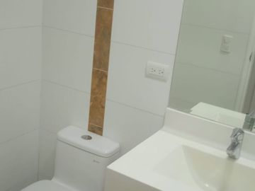 VENDO LINDO DPTO DE ESTRENO EN PRIMER PISO CON DOS PATIOS EN MAGDALENA