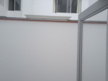 VENDO LINDO DPTO DE ESTRENO EN PRIMER PISO CON DOS PATIOS EN MAGDALENA