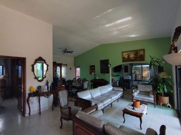 CASA DE UNA SOLA PLANTA EN GUACAMAYAS FRACCIONAMIENTO JUNTO AL RIO