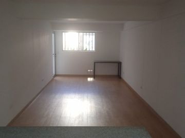VENDO LINDO DPTO DE ESTRENO EN PRIMER PISO CON UN PATIO EN MAGDALENA