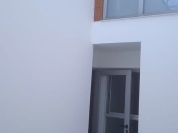 VENDO LINDO DPTO DE ESTRENO EN PRIMER PISO CON UN PATIO EN MAGDALENA