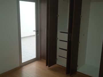 VENDO LINDO DPTO DE ESTRENO EN PRIMER PISO CON UN PATIO EN MAGDALENA