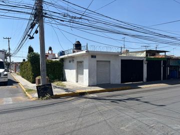 Casa en esquina en venta, Villa de las Flores, Coacalco