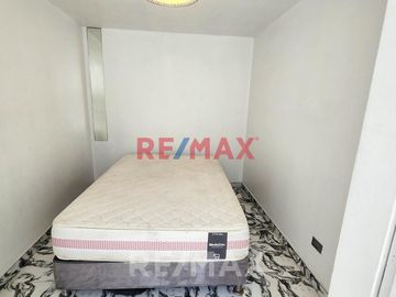 Venta De Amplia Casa De Lujo Con Piscina En La Molina