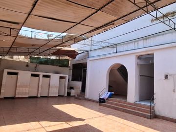 EN VENTA AMPLIA CASA EN VENTANILLA