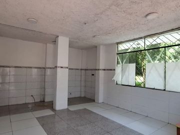 EN VENTA AMPLIA CASA EN VENTANILLA