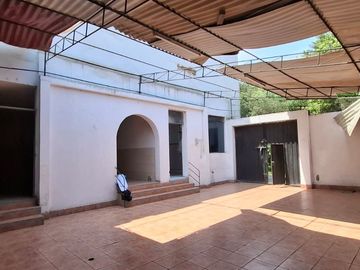 EN VENTA AMPLIA CASA EN VENTANILLA
