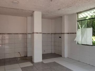 EN VENTA AMPLIA CASA EN VENTANILLA