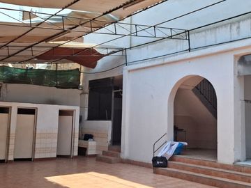 EN VENTA AMPLIA CASA EN VENTANILLA