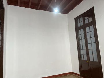 ¡¡¡BARRIOS ALTOS - CASA EN VENTA!!!