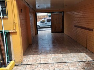 CASA EN SAN BERNARDO - METRO TREN 5 PINOS