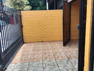 CASA EN SAN BERNARDO - METRO TREN 5 PINOS