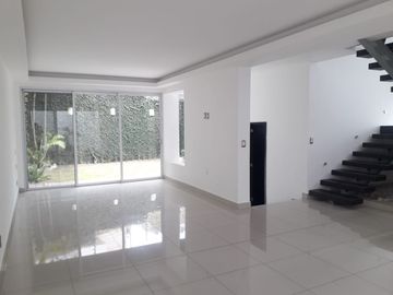 VENDO CASA EN MONTE MAGNO AL SUR DE LA CD DE XALAPA