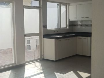 CASA DE VENTA EN SECTOR DE CARRETAS DE CARCELÉN CALDERÓN QUITO ECUADOR