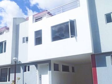 CASA EN VENTA SECTOR CARRETAS DE CARCELÉN CALDERÓN QUITO ECUADOR