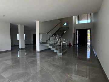 Residencia de Lujo en Venta Fraccionamiento Campestre Santiago, NL.