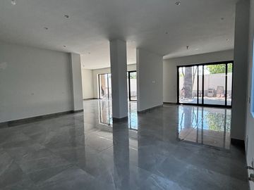 Residencia de Lujo en Venta Fraccionamiento Campestre Santiago, NL.