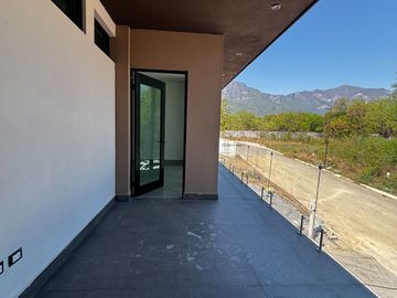 Residencia de Lujo en Venta Fraccionamiento Campestre Santiago, NL.