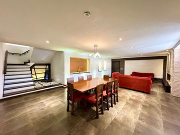 En Venta Departamento Dúplex en Cuenca Sector Zona Rosa