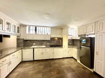 En Venta Departamento Dúplex en Cuenca Sector Zona Rosa