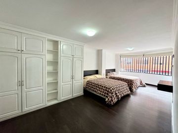En Venta Departamento Dúplex en Cuenca Sector Zona Rosa