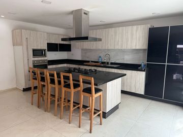 CASA EN VENTA SEMINUEVA – RESIDENCIAL LA MEZZA (CERCA DE LA UDLAP)