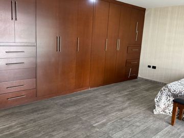 CASA EN VENTA SEMINUEVA – RESIDENCIAL LA MEZZA (CERCA DE LA UDLAP)