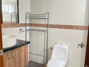 CASA EN VENTA SEMINUEVA – RESIDENCIAL LA MEZZA (CERCA DE LA UDLAP)