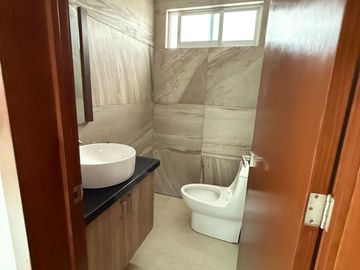 CASA EN VENTA SEMINUEVA – RESIDENCIAL LA MEZZA (CERCA DE LA UDLAP)