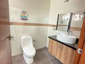 CASA EN VENTA SEMINUEVA – RESIDENCIAL LA MEZZA (CERCA DE LA UDLAP)