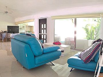 Casa de 4 recámaras en renta Cuernavaca, Xochitepec, Colinas de Santa Fe.