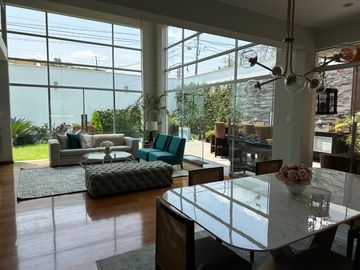 Venta casa en condominio Urb. Sol de la Molina