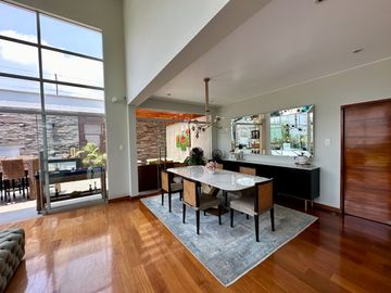 Venta casa en condominio Urb. Sol de la Molina