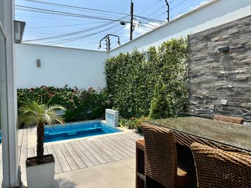 Venta casa en condominio Urb. Sol de la Molina
