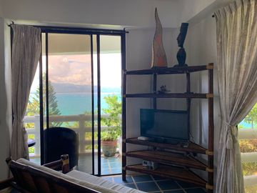 Oceanfront Oasis: Exclusive Villas with Stunning Beach Views
