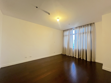 Good Deal Corner 2 Bedroom 2BR Unit for Sale in The Suites BGC Taguig City
