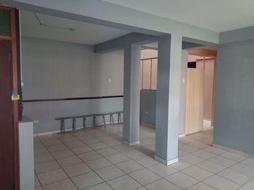 REMATO Casa-Edificio con local comercial en Santa Teresa de Ávila