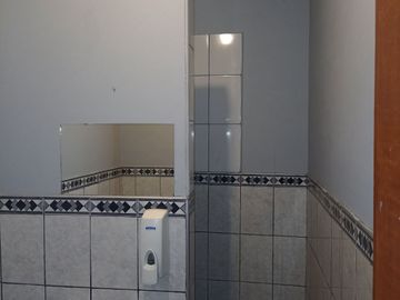 REMATO Casa-Edificio con local comercial en Santa Teresa de Ávila