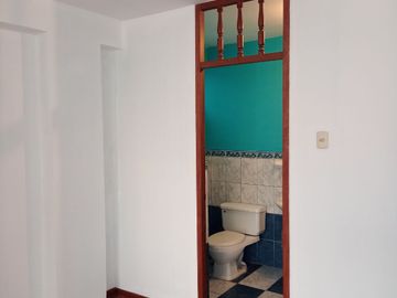 REMATO Casa-Edificio con local comercial en Santa Teresa de Ávila