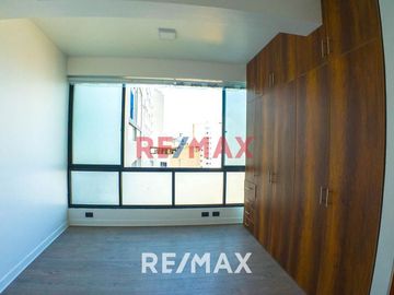 Departamento En Estreno En Barrio Médico En Edificio C/ Acceso Directo A Parque Privado