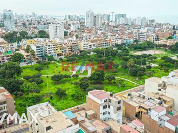 Departamento En Estreno En Barrio Médico En Edificio C/ Acceso Directo A Parque Privado